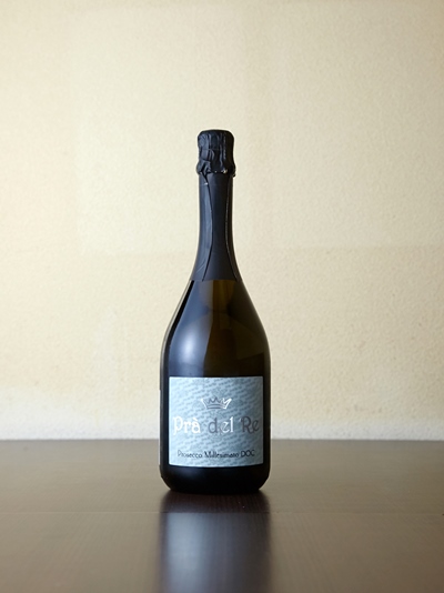最近輸入をスタートした、イタリアのスパークリングワイン“プロセッコ”。こちらもRMシャンパンのインポーターがセレクトする、という視点を大切にしている。（「プラ・デル・レ・プロセッコ・ミレジマート・ブリュット」）