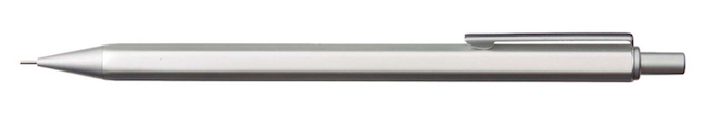 シャープペンシルもラインナップ。同シリーズにはシャープペン（アルミ六角シャープペン／490円）も用意されています。1989年に誕生した、歴史ある商品です。0.5㎜芯に対応