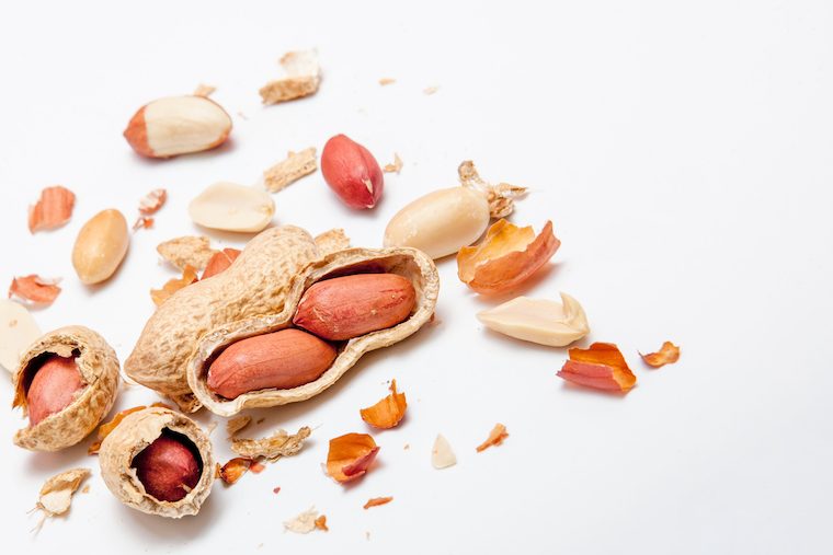 薄皮つきで食べるべき 医学博士が教えるピーナッツの栄養を吸収する食べ方 Living アットリビング