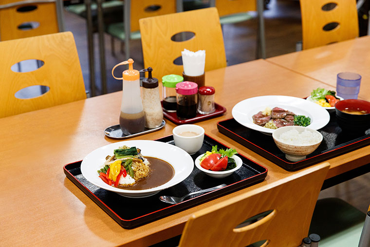 こだわりの味とメニューを開放！わざわざ訪れたい社食＆学食 | @Living