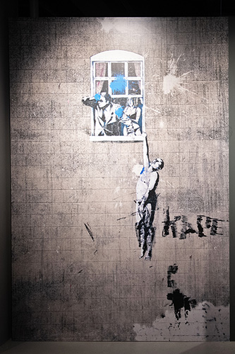 ブリストルのフロッグモア・ストリートに2006年に描かれた『ウェル・ハング・ラバー』。