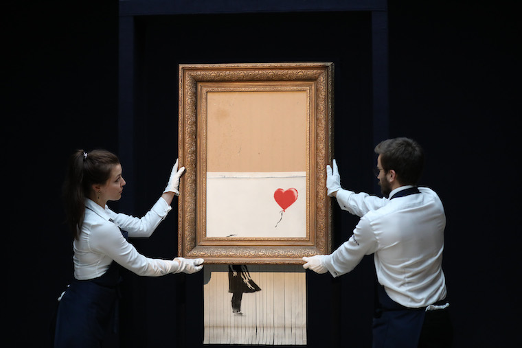 バンクシーの作品とアート性 人物像とは バンクシー展で知る 匿名アーティスト Banksy は何が凄いのか Living アットリビング